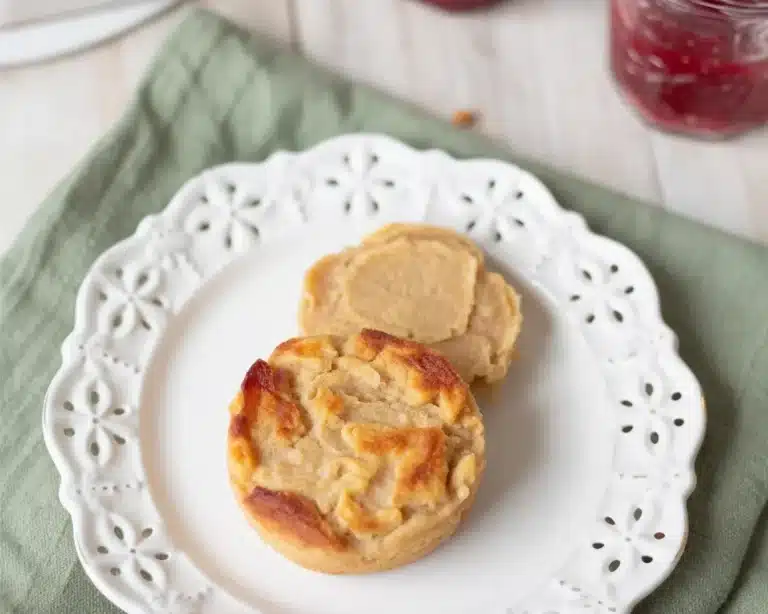 Delicious and easy cottage cheese keto recipes including bread and pancakes.